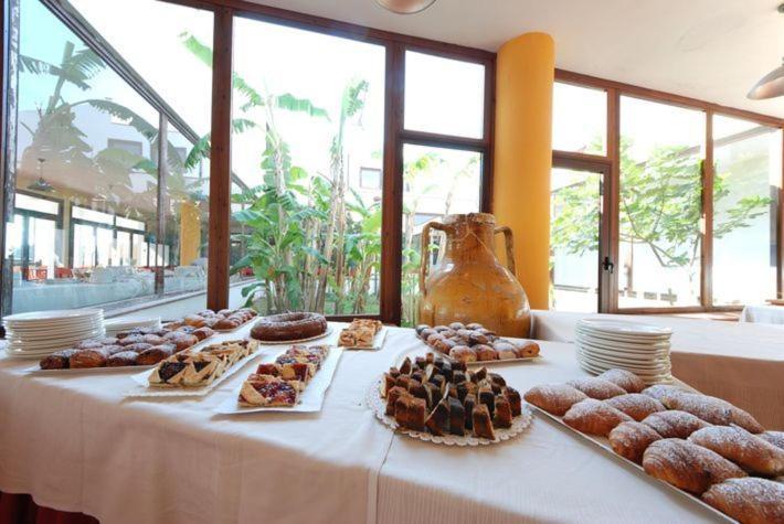 Hotel Club Santa Sabina Torre Santa Sabina Eksteriør billede