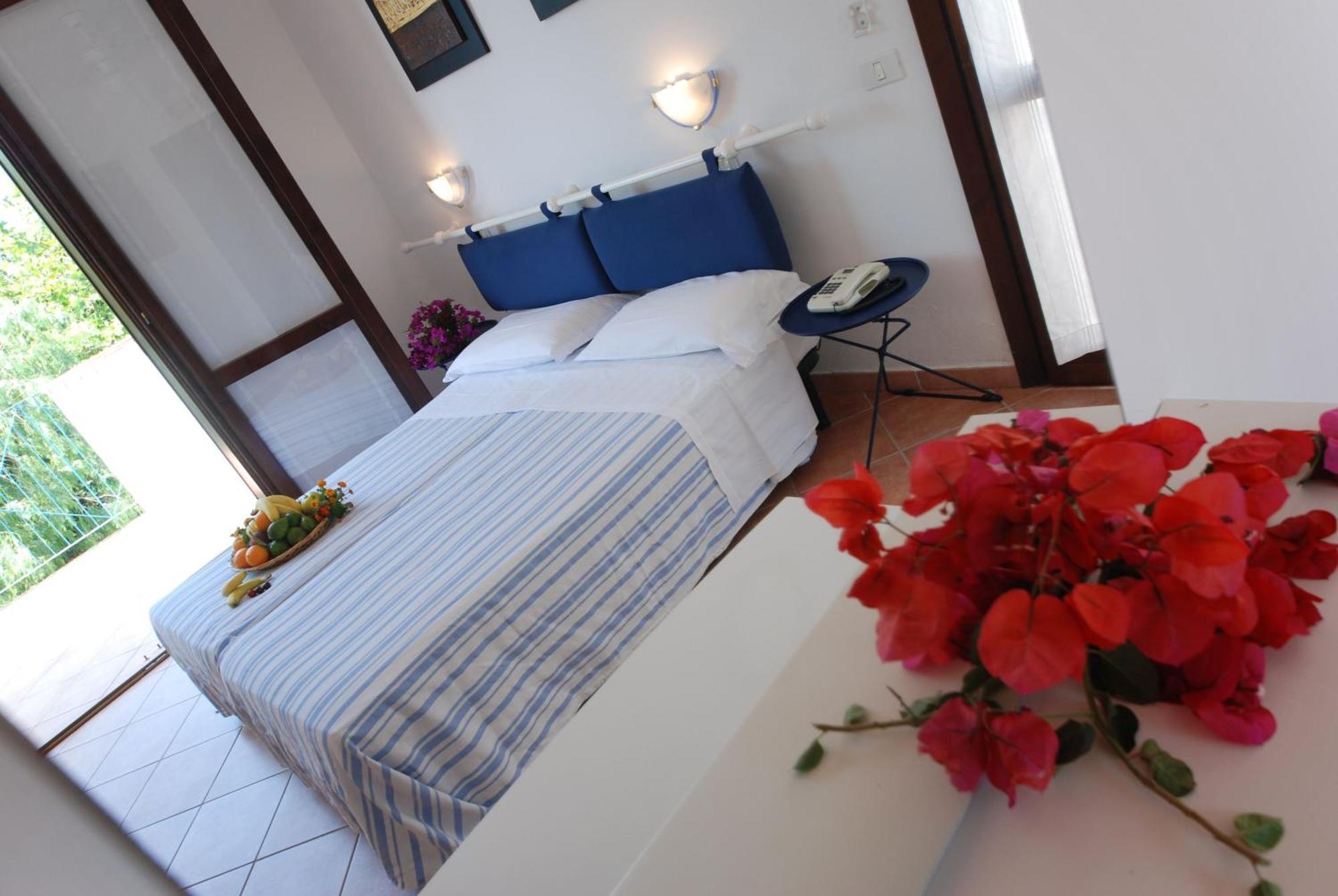 Hotel Club Santa Sabina Torre Santa Sabina Eksteriør billede